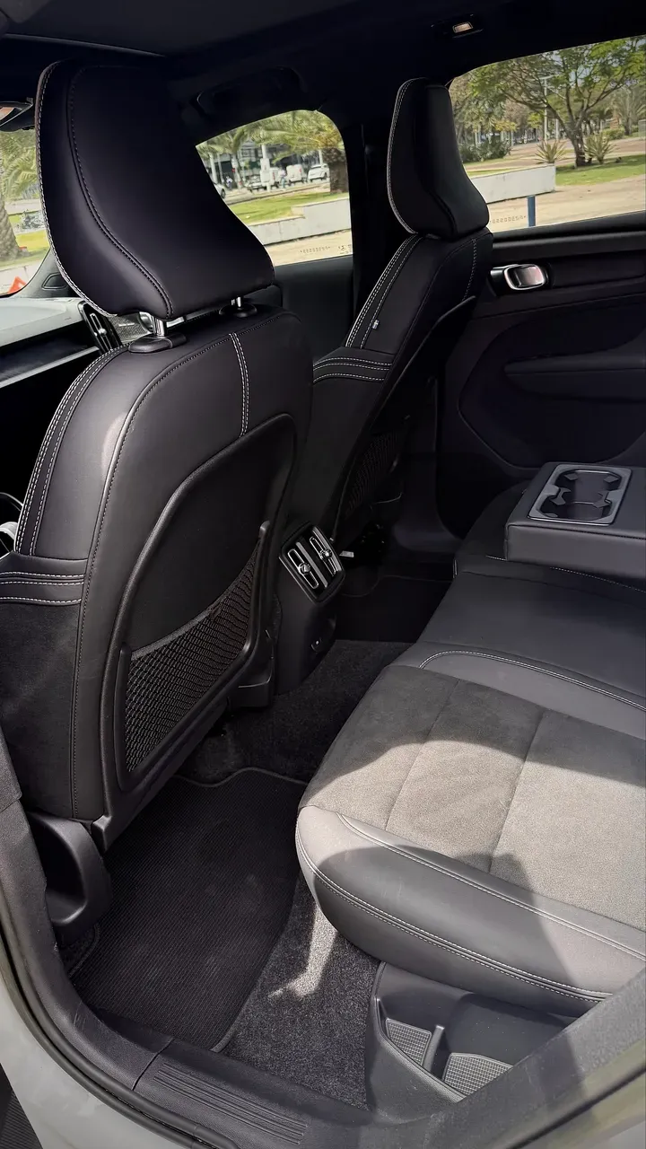 Volvo XC40 Recharge - Imagem 18