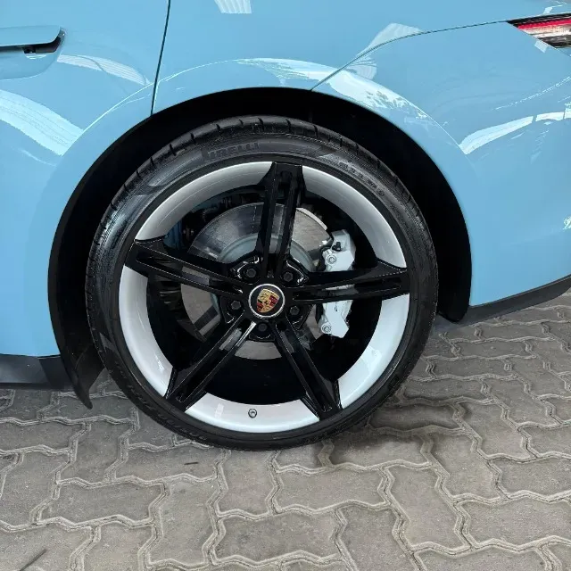 Porsche Taycan - Imagem 8