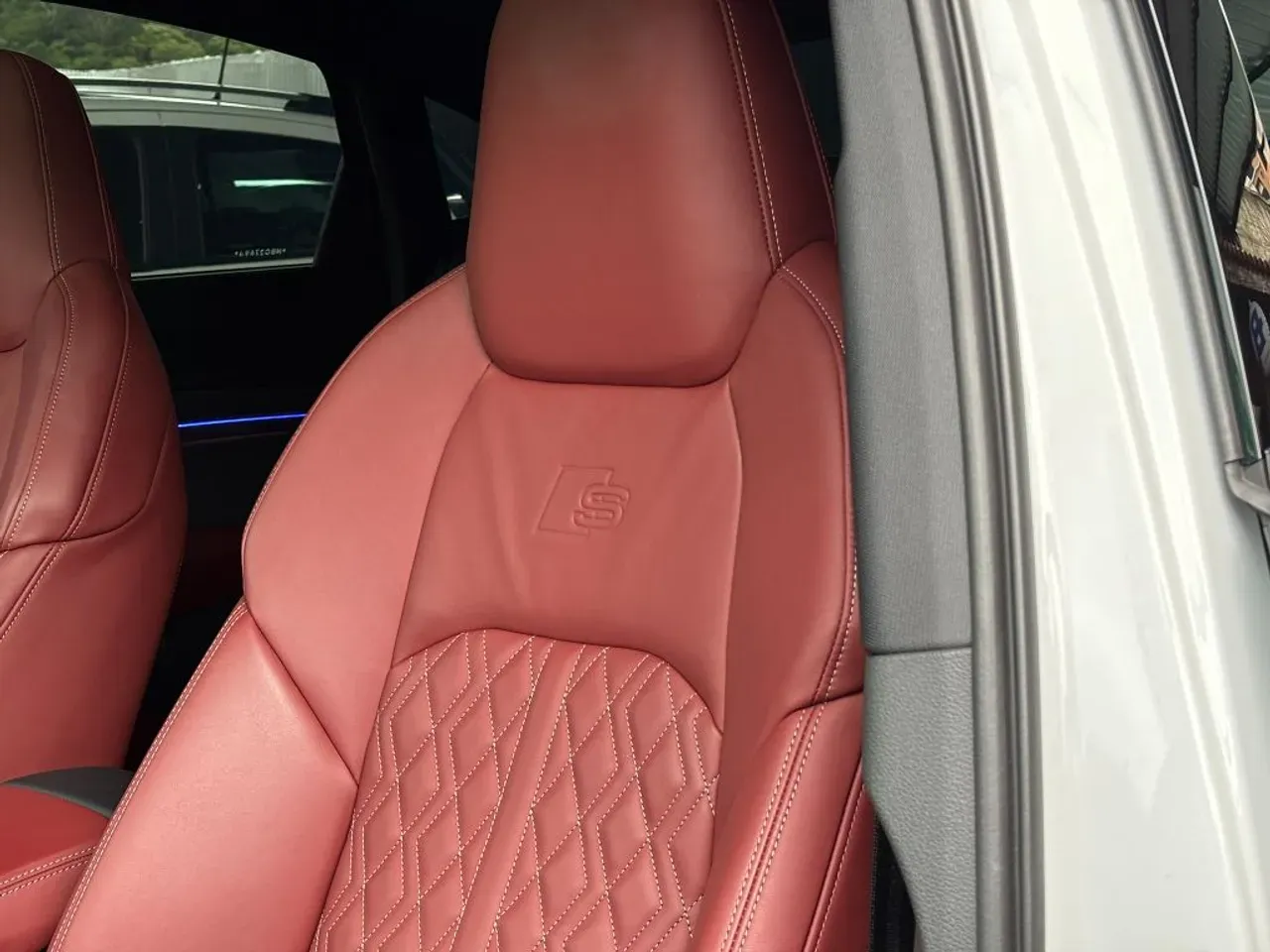 Audi E-tron S Sportback - Imagem 12