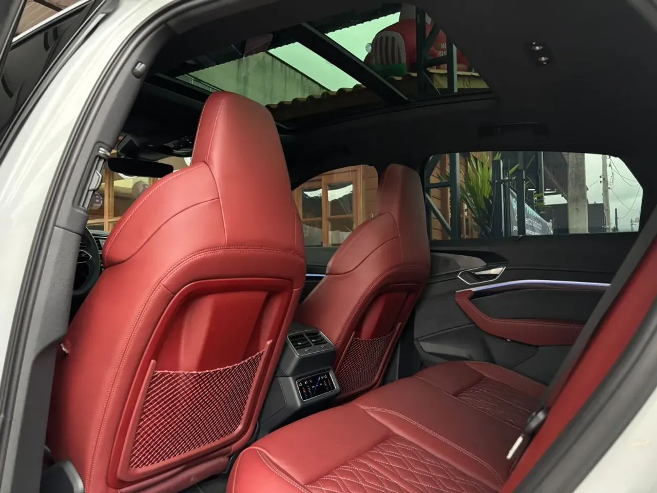 Audi E-tron S Sportback - Imagem 14