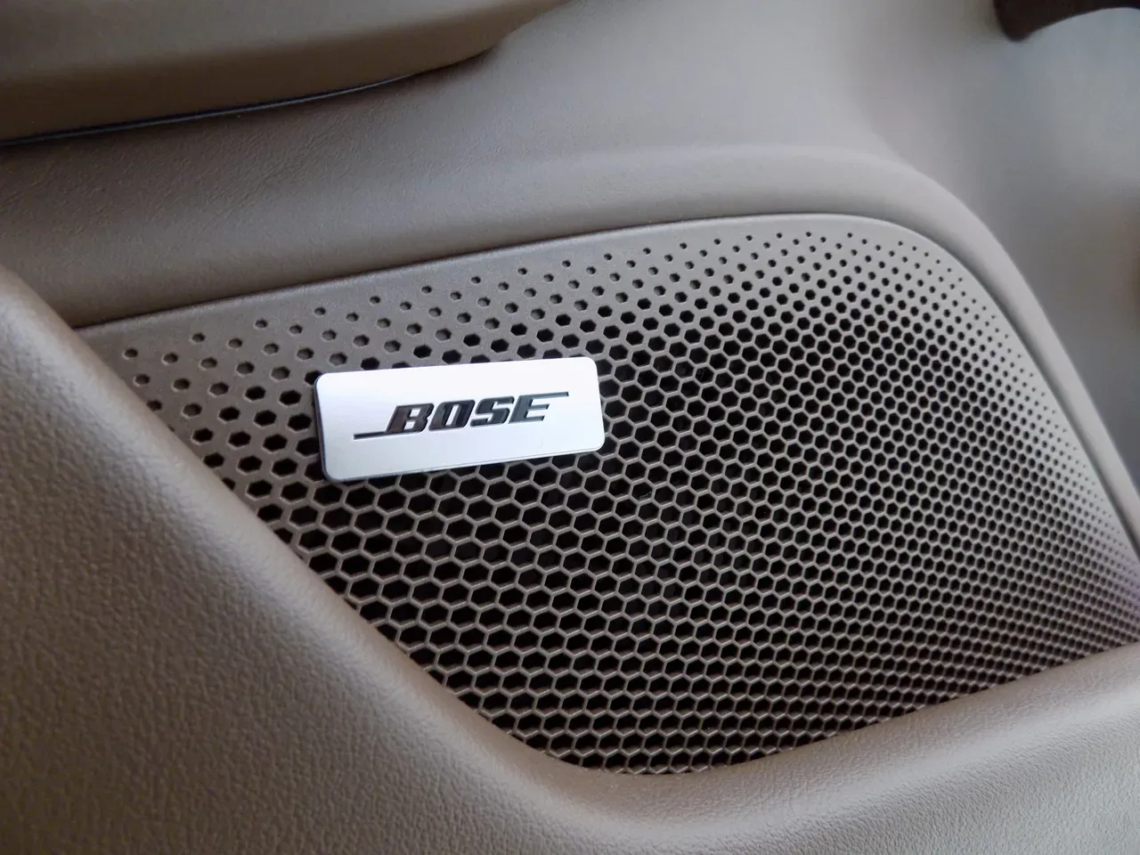 Porsche Taycan - Imagem 11