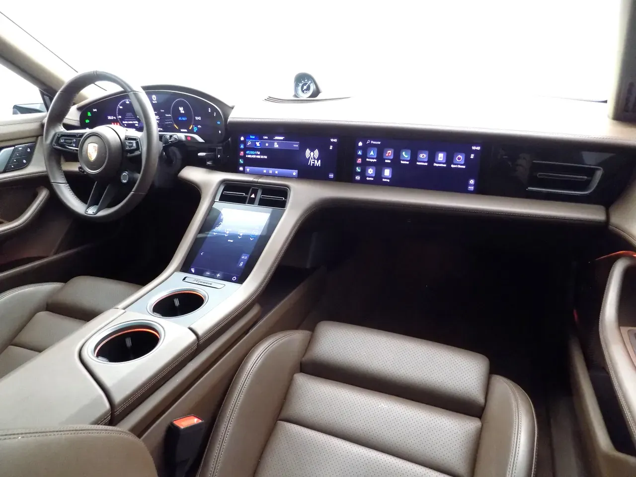 Porsche Taycan - Imagem 14