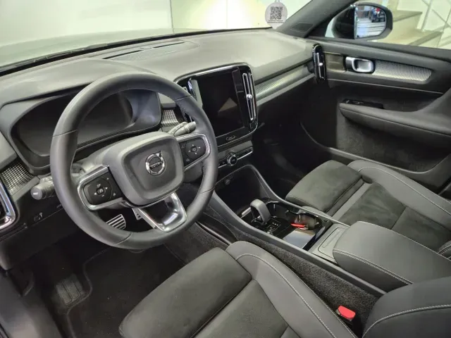 Volvo XC40 Recharge - Imagem 8