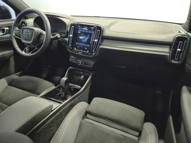 Volvo XC40 Recharge - Imagem 9