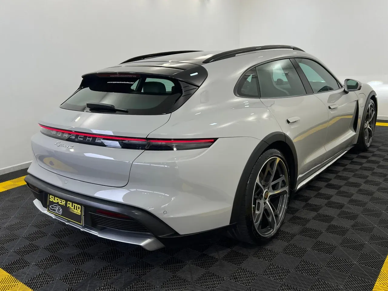 Porsche Taycan - Imagem 9