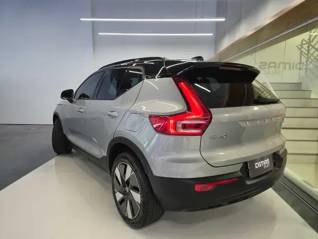Volvo XC40 Recharge - Imagem 6