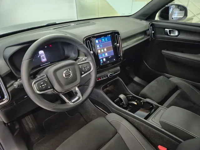 Volvo XC40 Recharge - Imagem 8