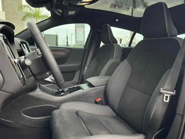 Volvo C40 Recharge - Imagem 11