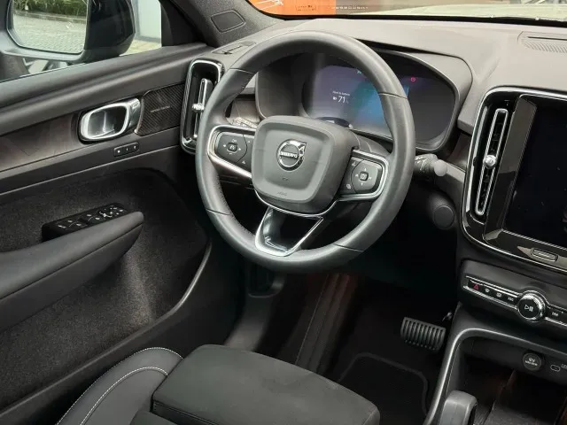 Volvo C40 Recharge - Imagem 12