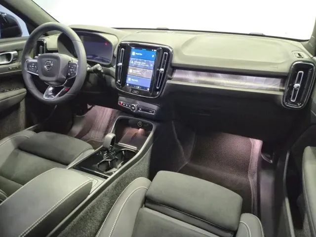 Volvo XC40 Recharge - Imagem 9