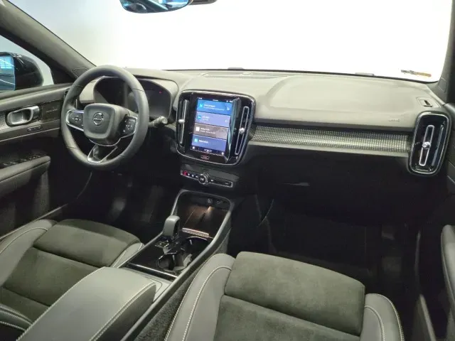 Volvo XC40 Recharge - Imagem 9