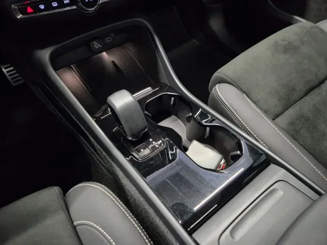 Volvo XC40 Recharge - Imagem 11