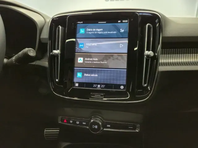 Volvo XC40 Recharge - Imagem 12