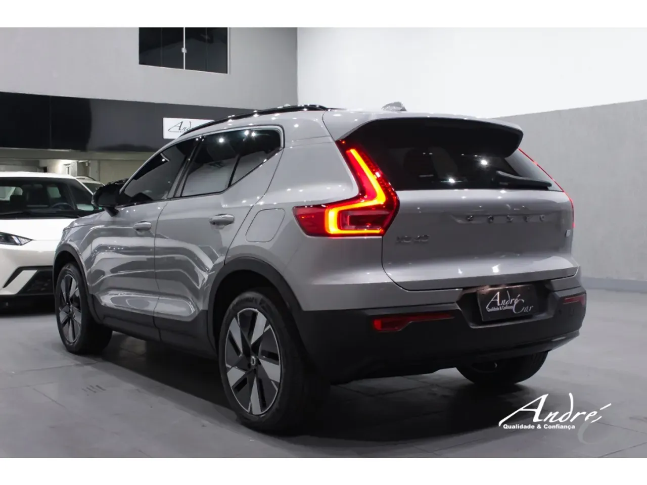 Volvo XC40 Recharge - Imagem 4