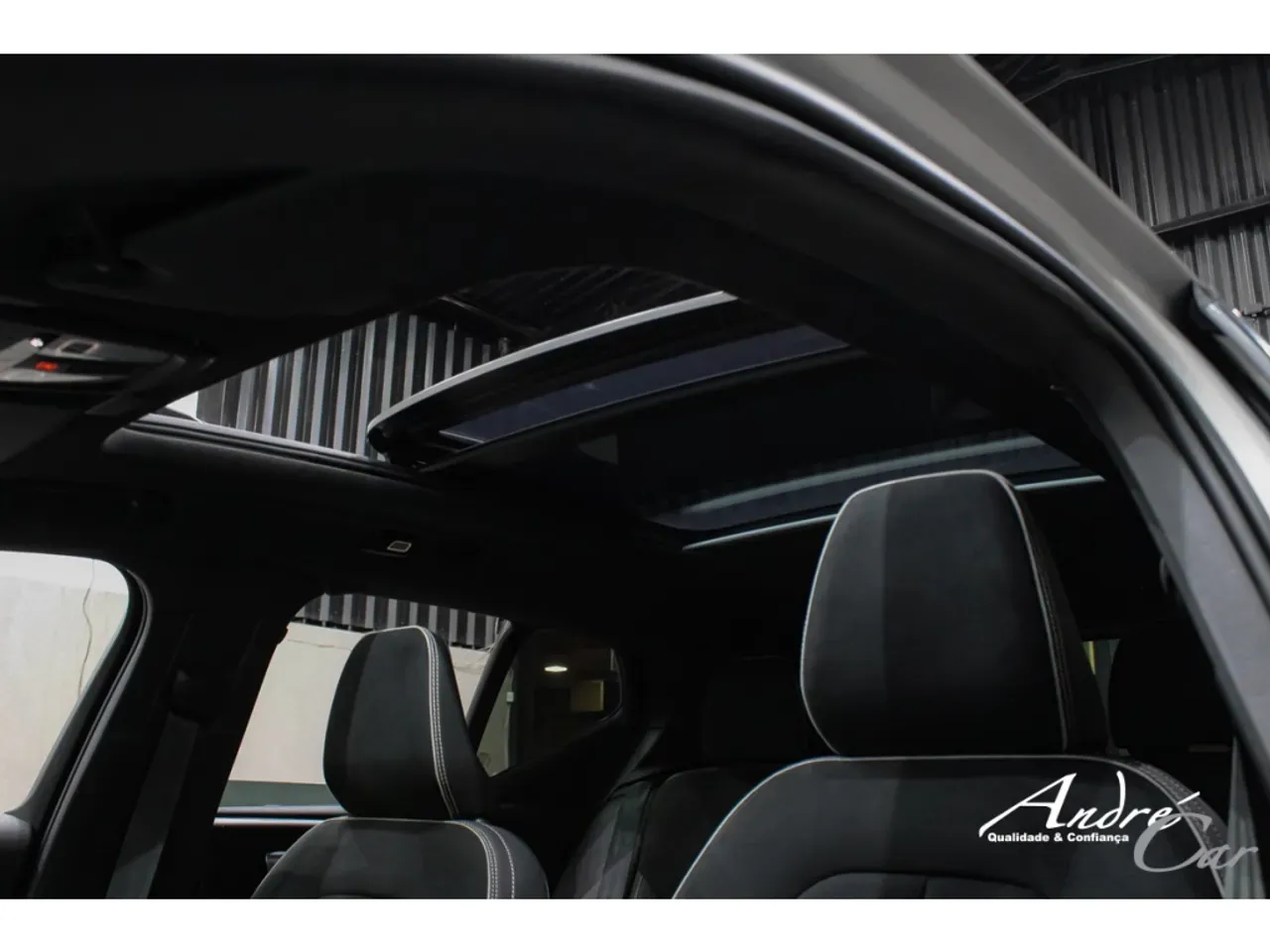 Volvo XC40 Recharge - Imagem 12