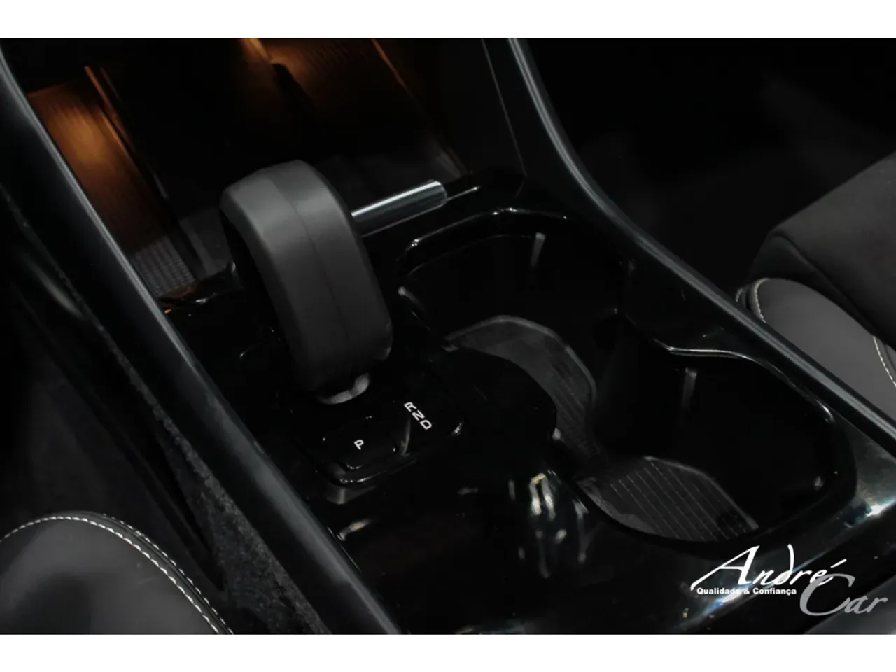 Volvo XC40 Recharge - Imagem 15