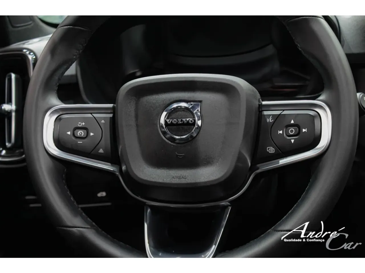 Volvo XC40 Recharge - Imagem 16