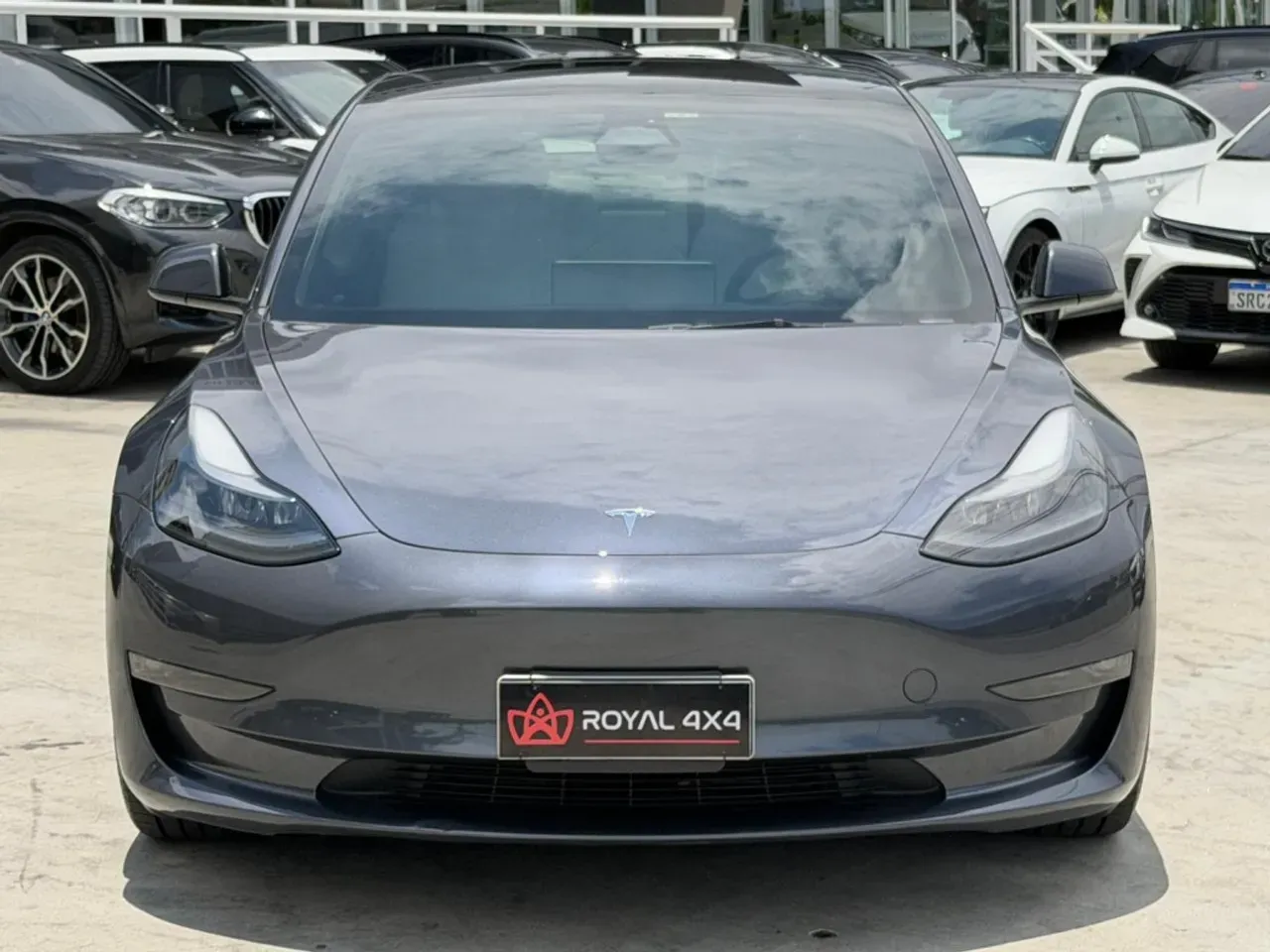 Tesla Model 3 - Imagem 2