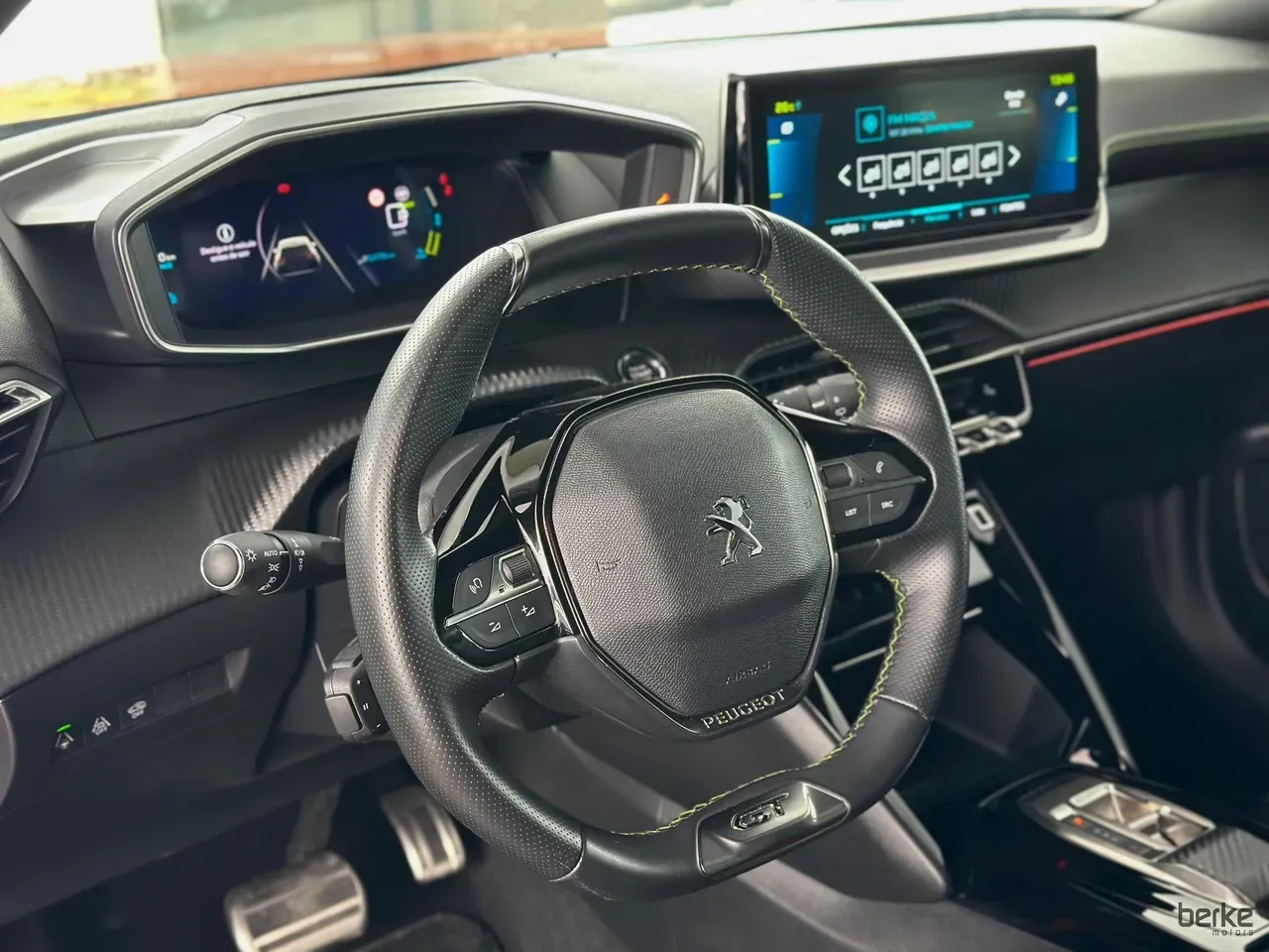 Peugeot E-2008 - Imagem 14