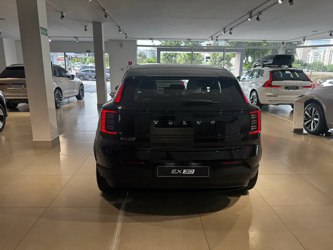 Volvo EX30 - Imagem 2