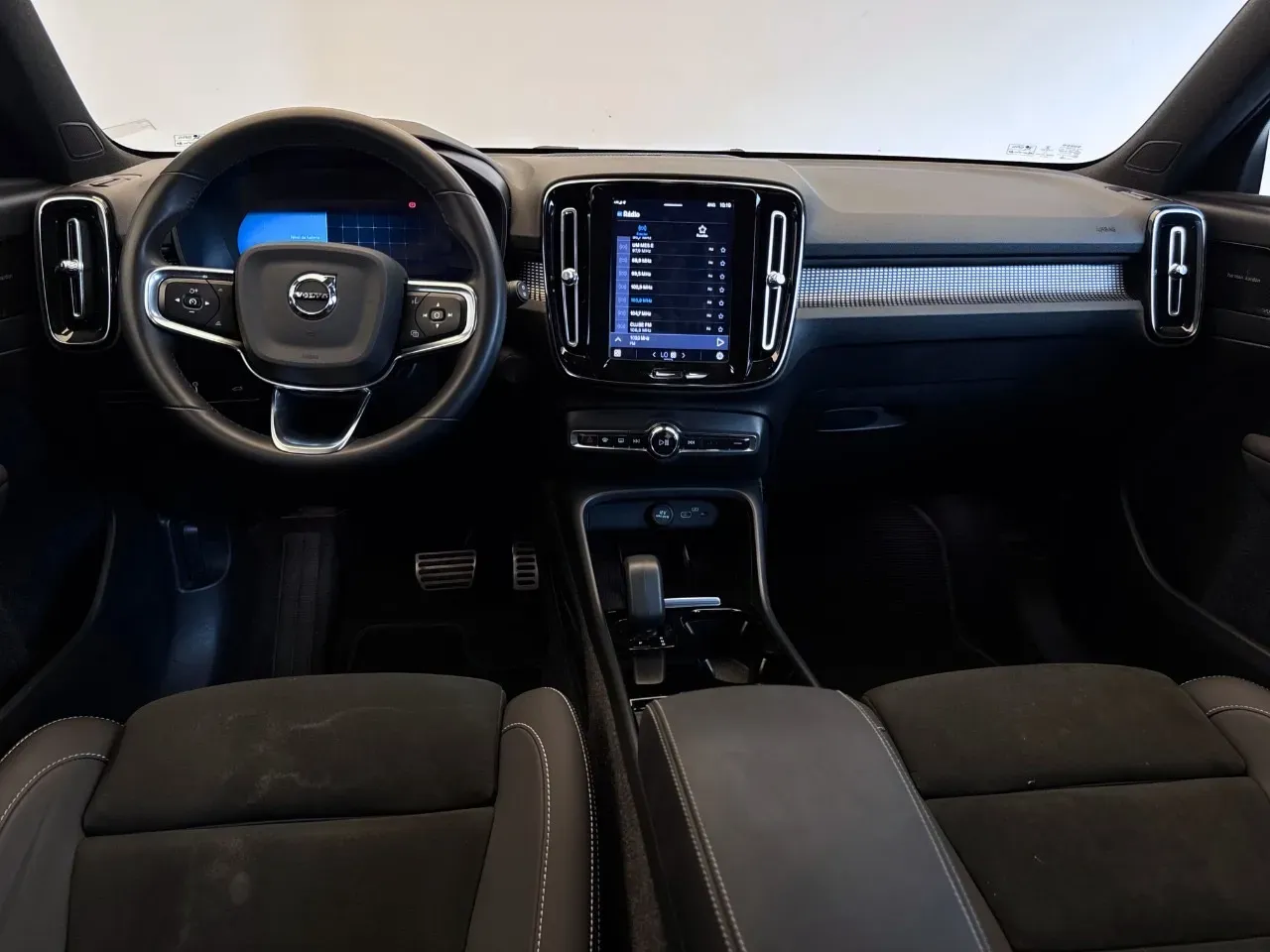 Volvo XC40 Recharge - Imagem 7