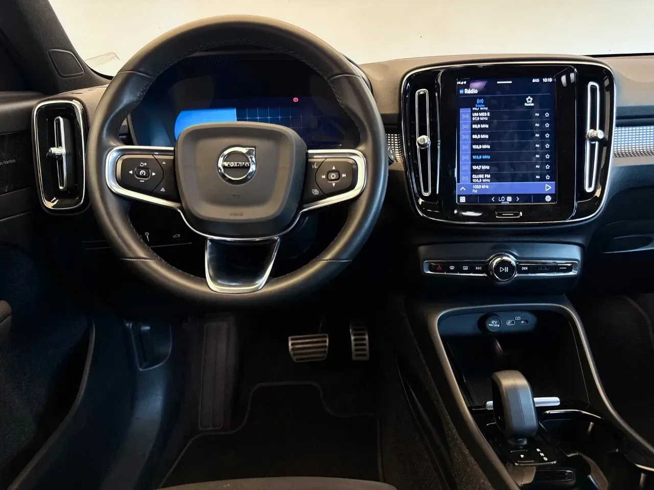 Volvo XC40 Recharge - Imagem 8