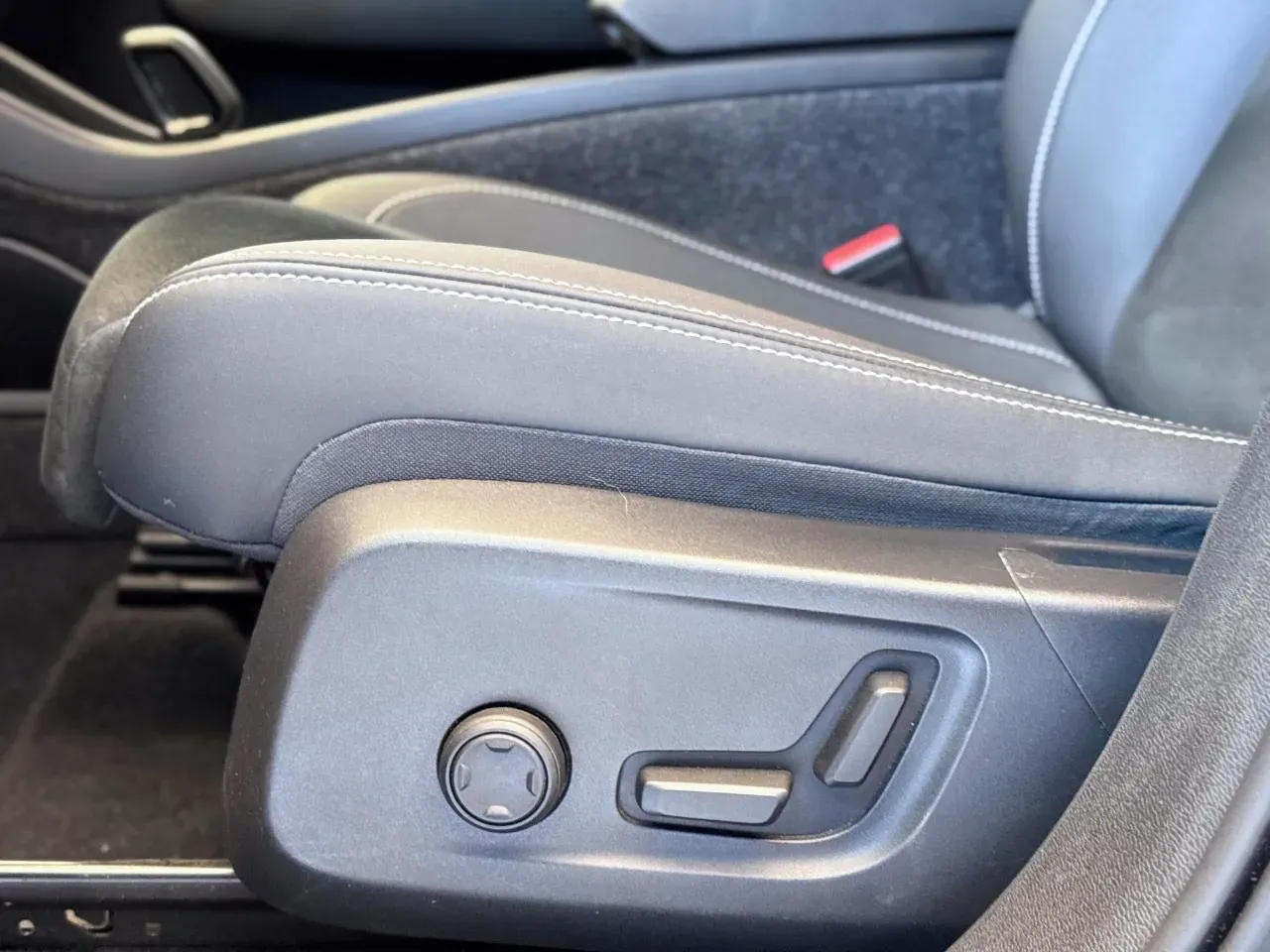 Volvo XC40 Recharge - Imagem 17