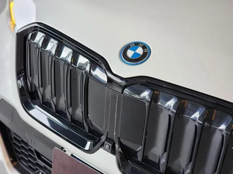 BMW IX1 - Imagem 19