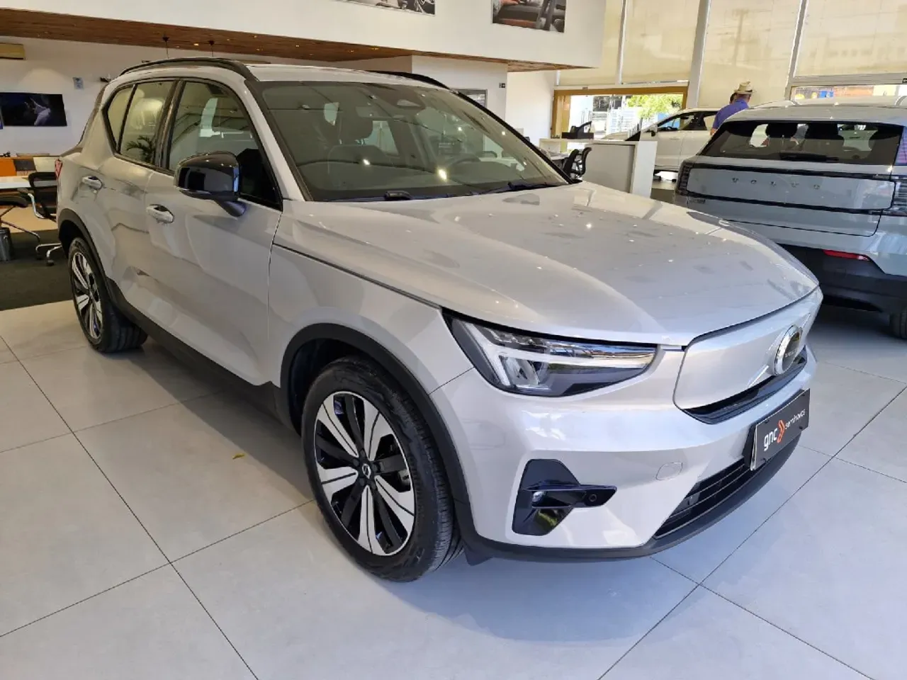 Volvo XC40 Recharge - Imagem 2