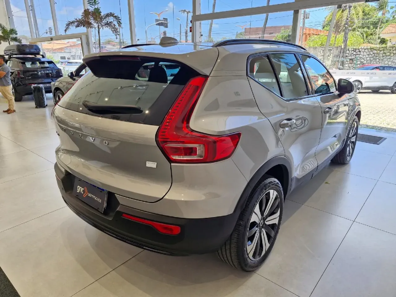 Volvo XC40 Recharge - Imagem 5