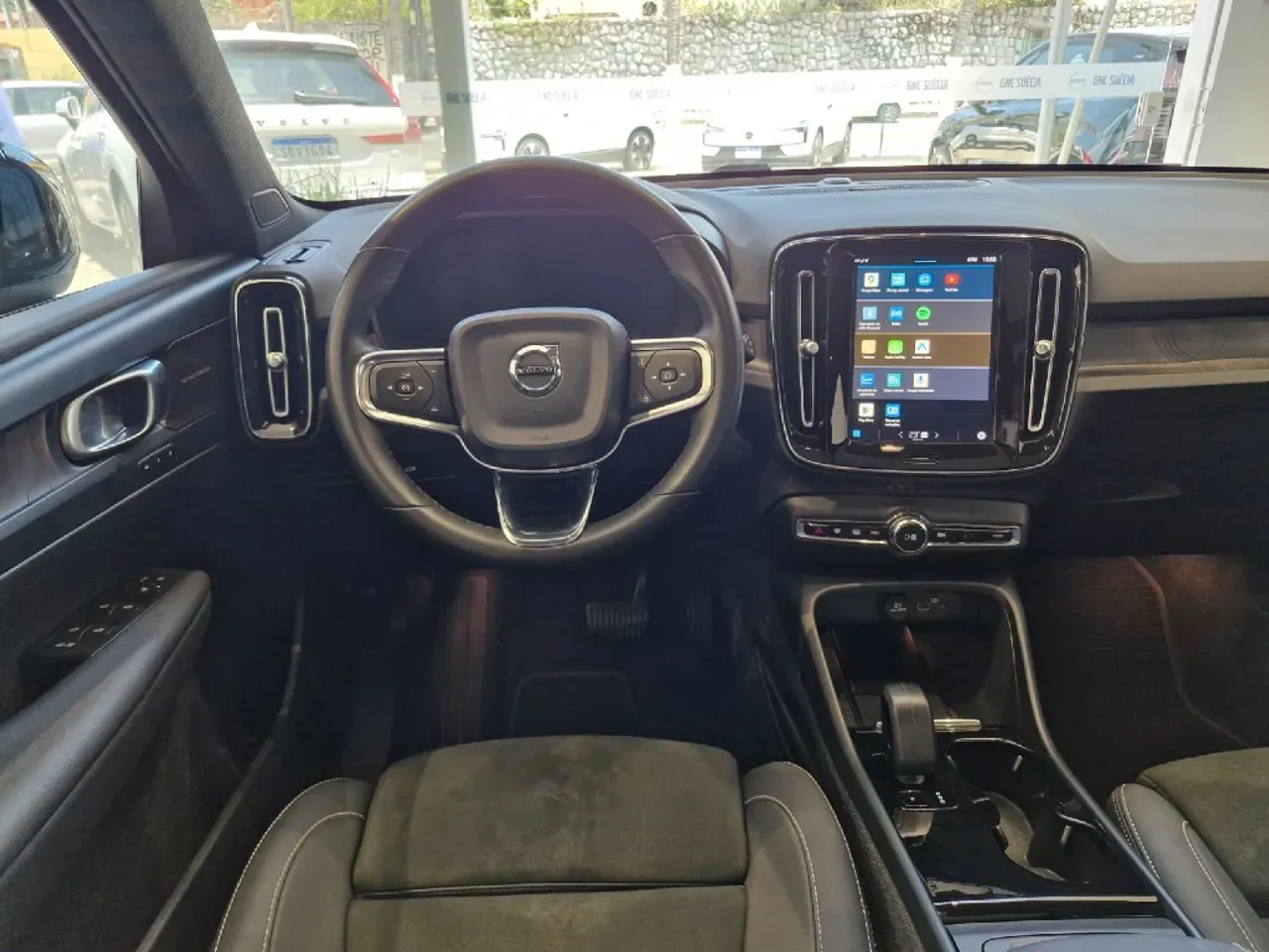 Volvo XC40 Recharge - Imagem 6