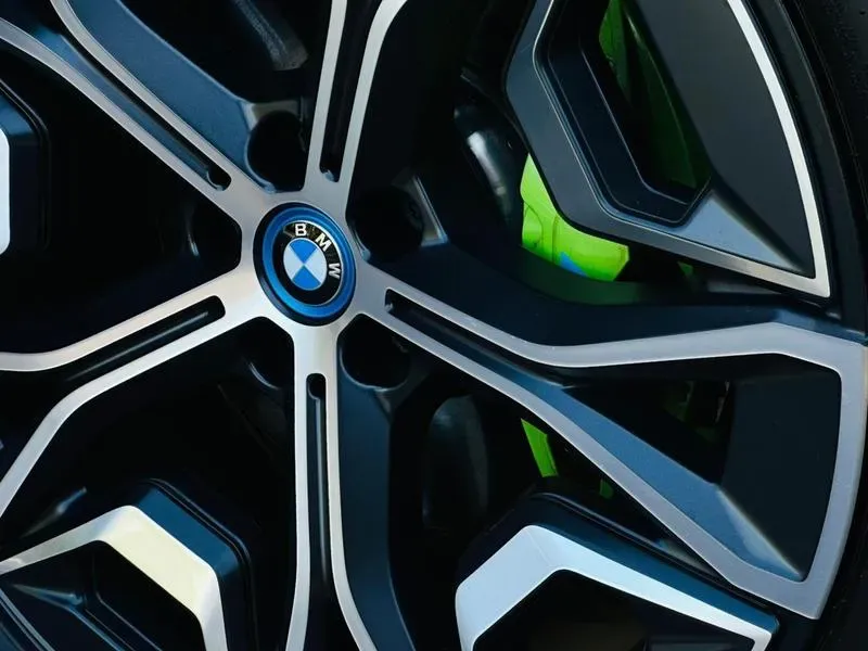 BMW Ix - Imagem 6