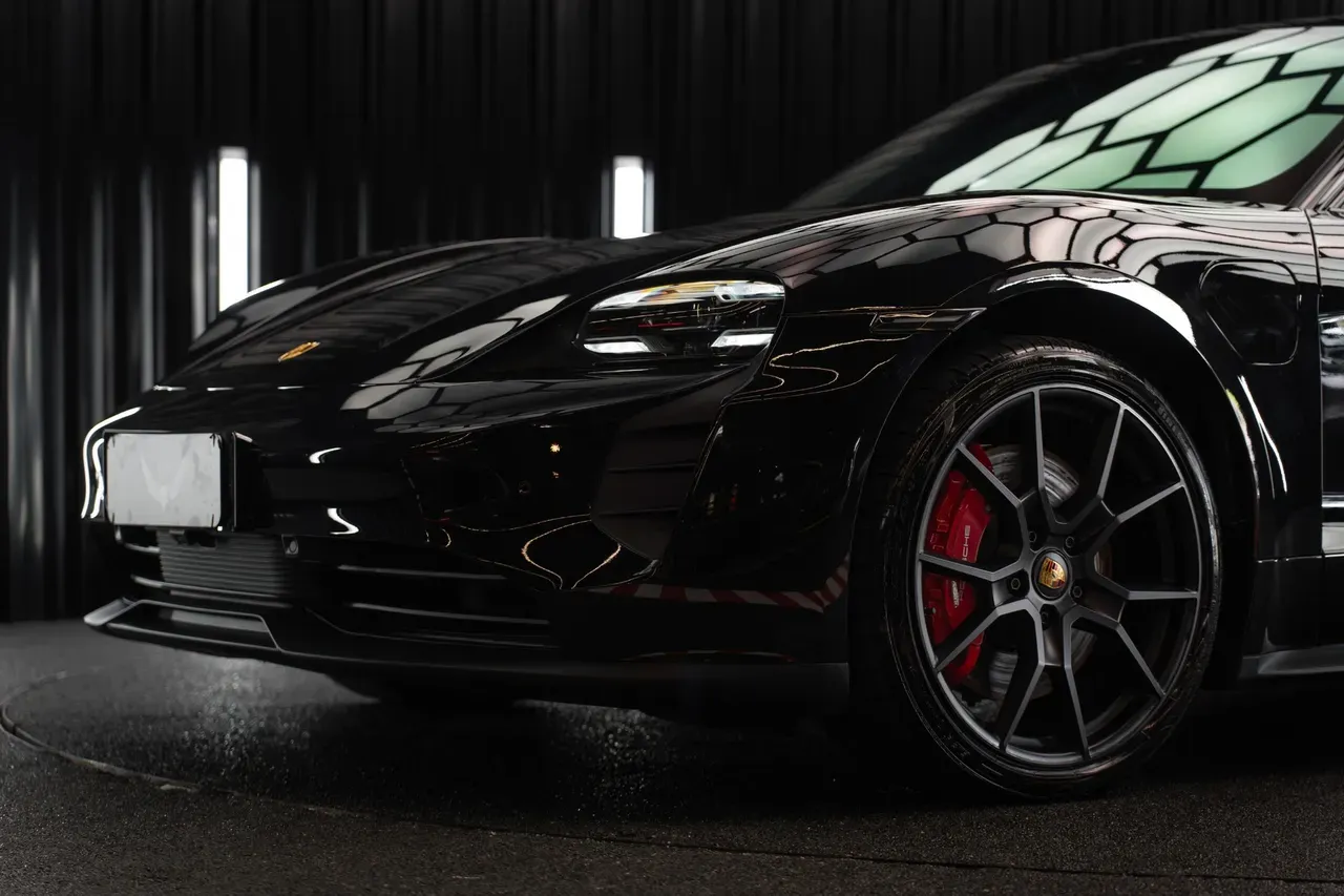 Porsche Taycan - Imagem 2