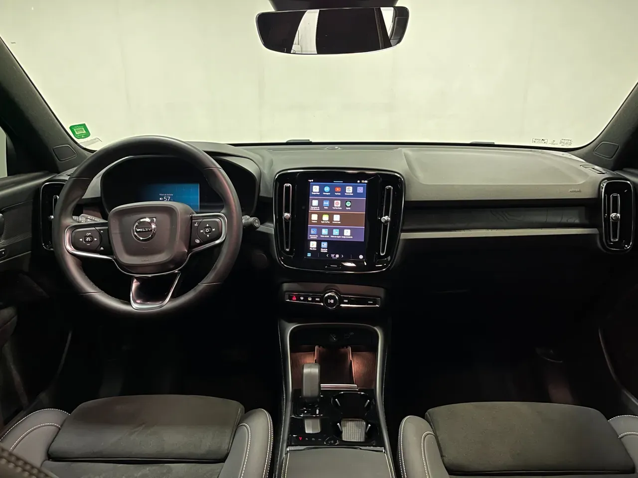 Volvo XC40 Recharge - Imagem 5