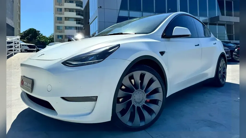 Foto de um tesla model y