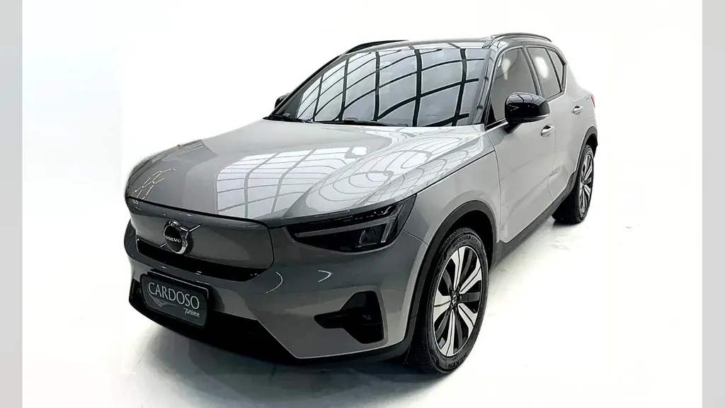 Foto de um volvo xc40 recharge