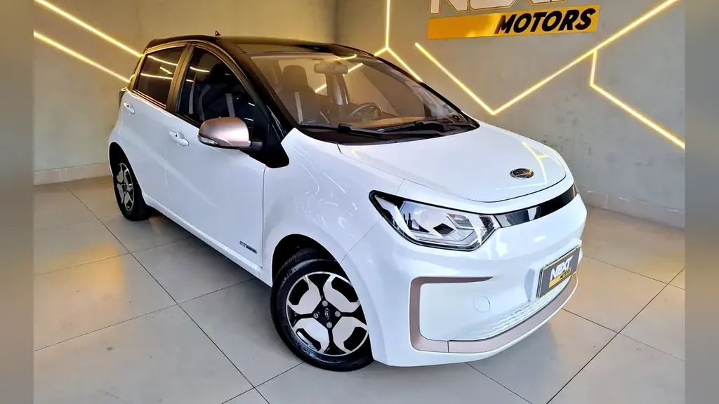 Foto de um jac e-js1