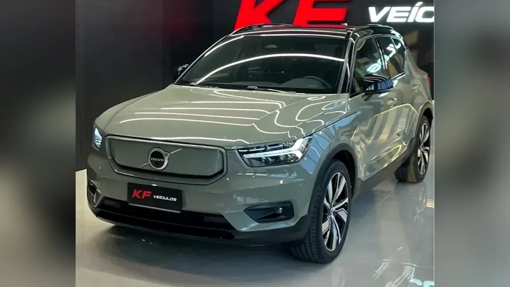 Foto de um volvo xc40 recharge
