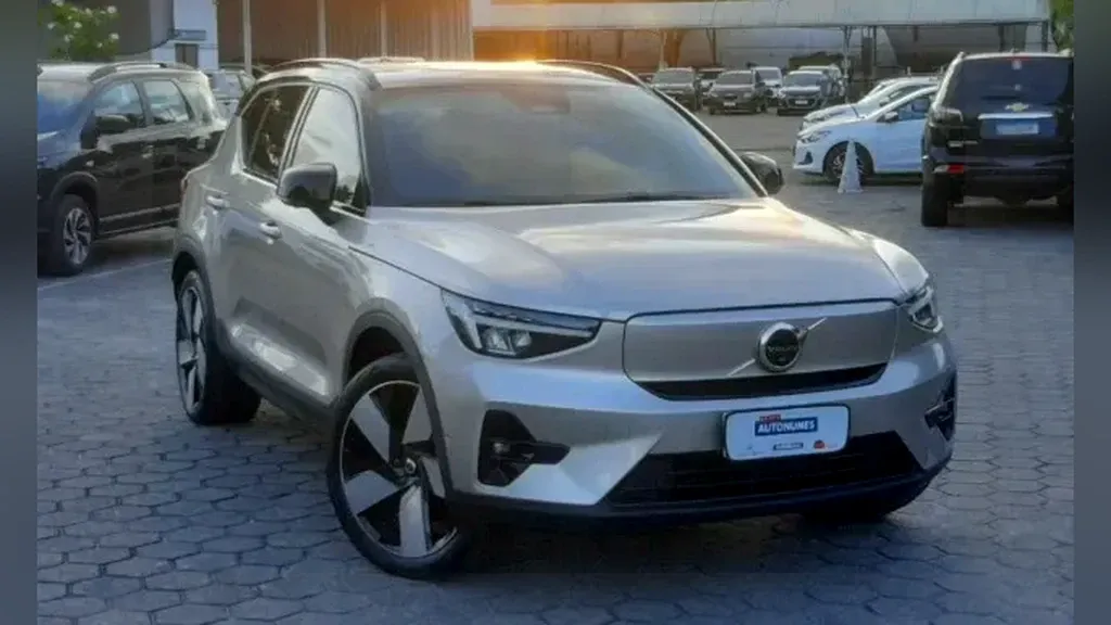 Foto de um volvo xc40 recharge