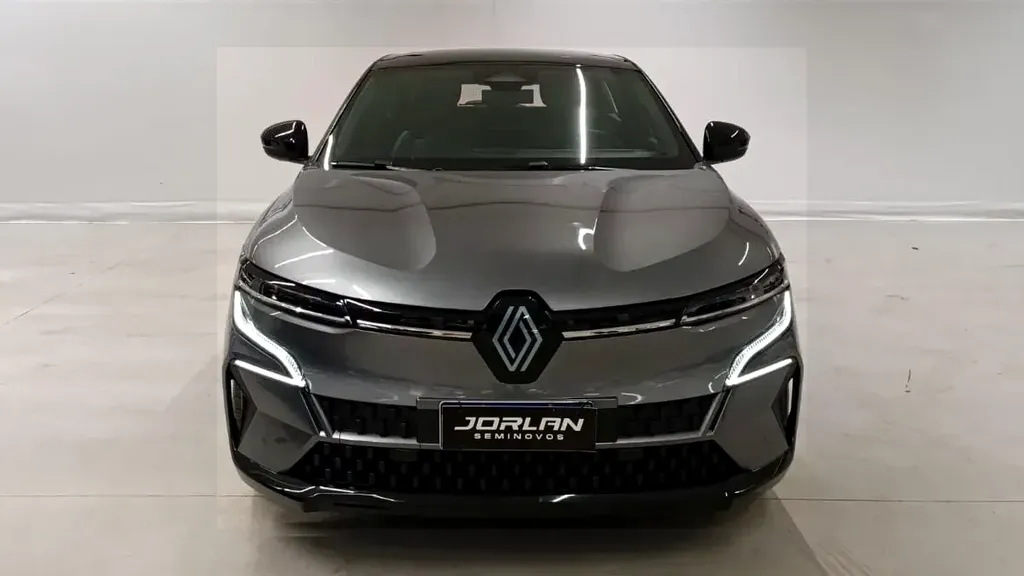 Foto de um renault megane e-tech electric