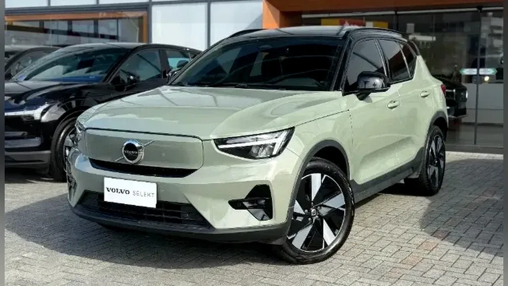 Foto de um volvo xc40 recharge