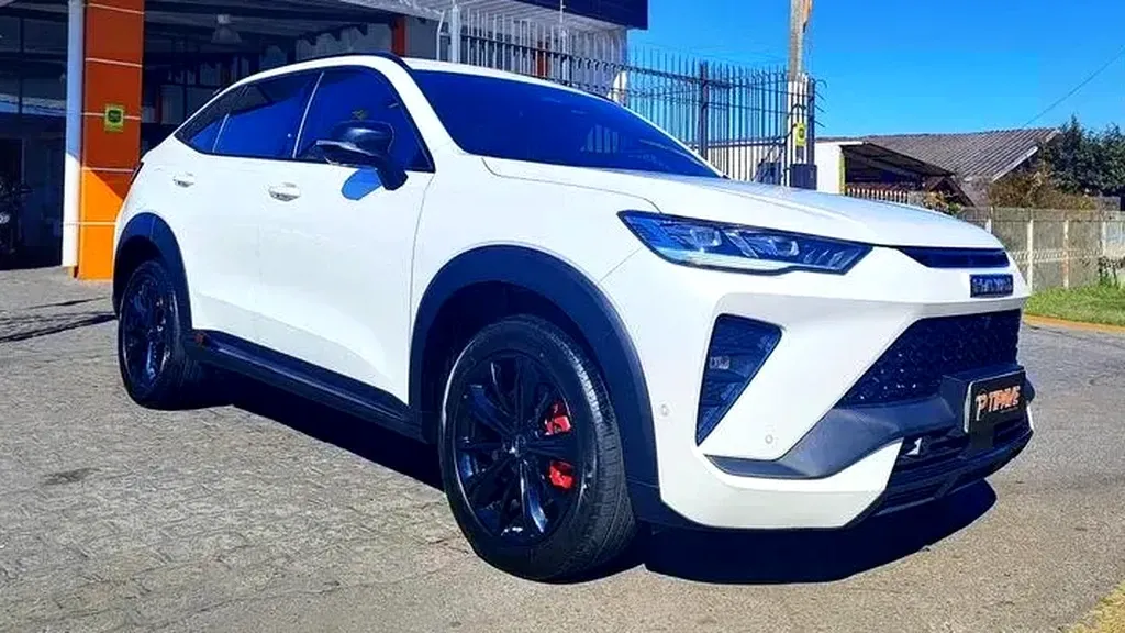 Foto de um gwm haval h6 plug-in hybrid