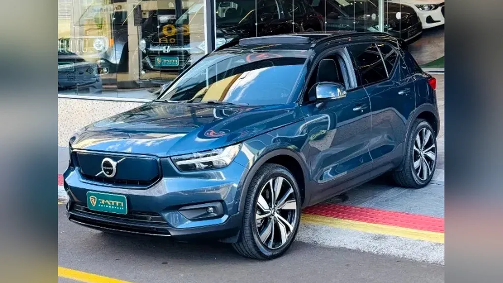 Foto de um volvo xc40 recharge