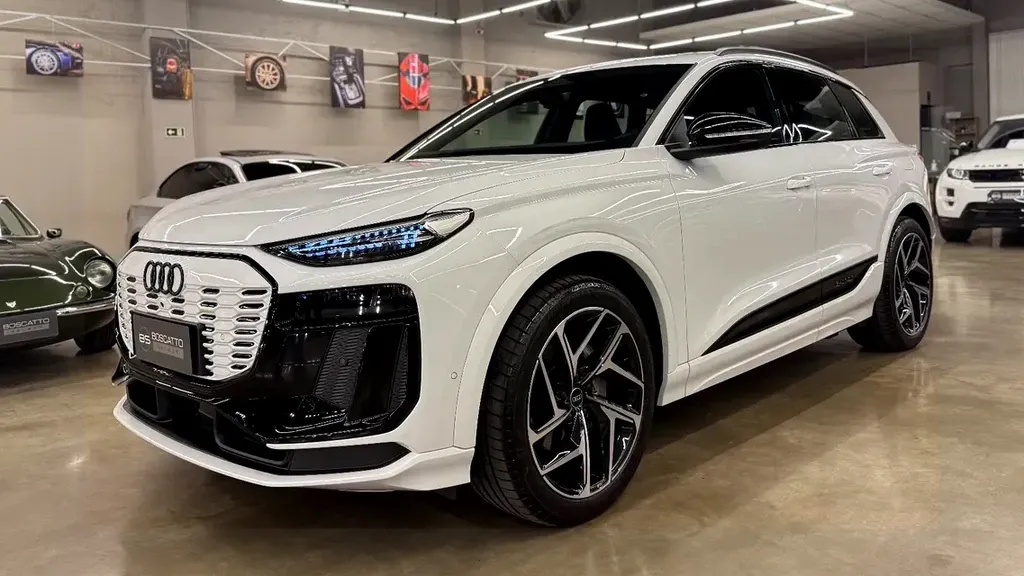 Foto de um audi q6 e-tron