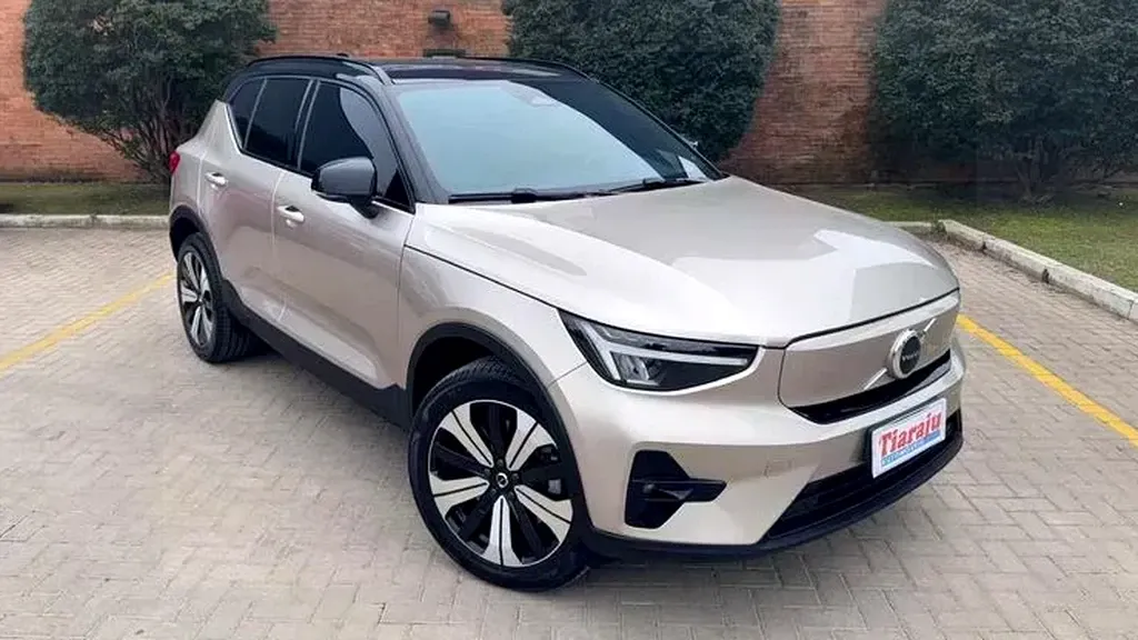 Foto de um volvo xc40