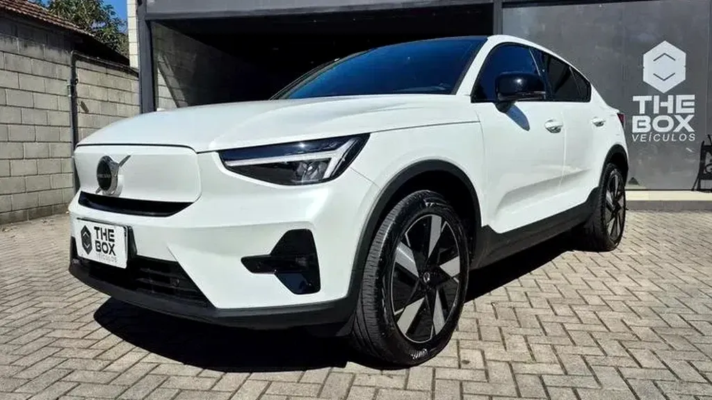 Foto de um volvo c40 recharge