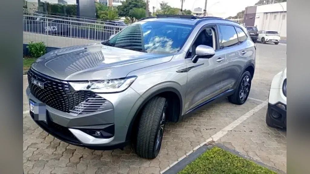 Foto de um gwm haval h6 plug-in hybrid