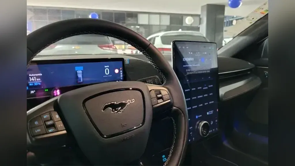 Foto de um ford mustang mach-e