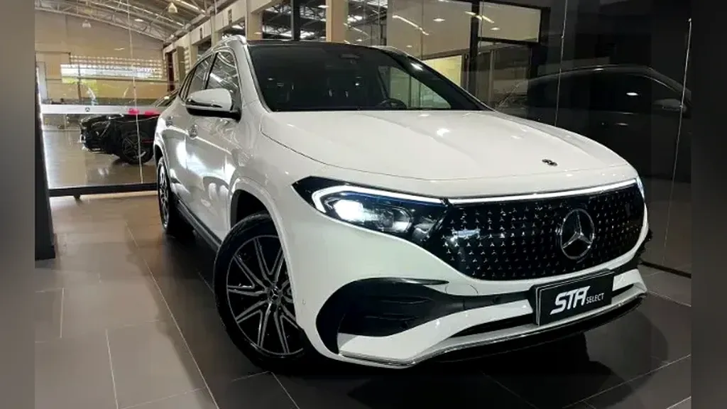 Foto de um mercedes eqa 250