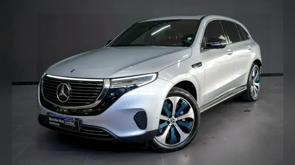 Foto de um mercedes eqc 400